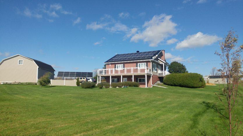 Superbe maison de campagne Canada – Adstock